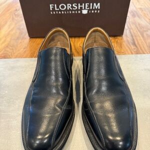 Florsheim mens shoes (Gallo Bike Slip) Size 10 Black.